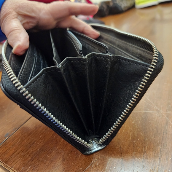 Fossil Metallic Silver Long Wristlet Wallet New - Picture 13 of 13